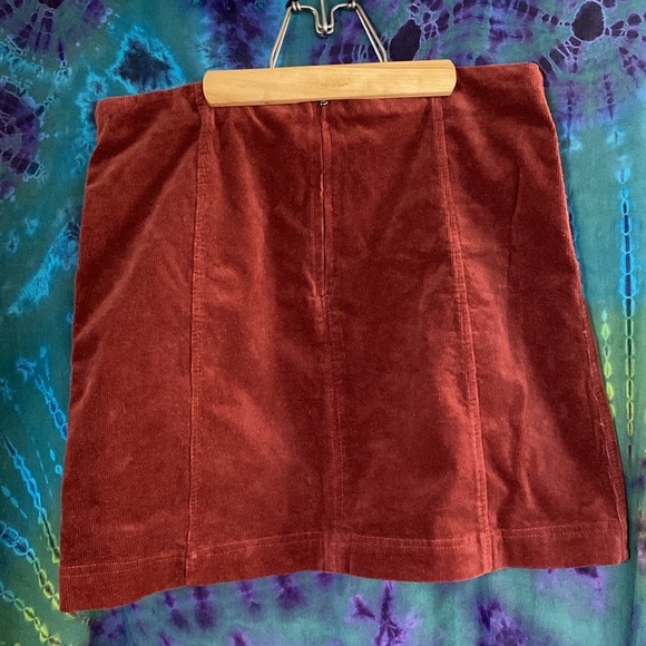 Wishlist corduroy skirt. Super stretchy. Size Large. - Picture 4 of 10